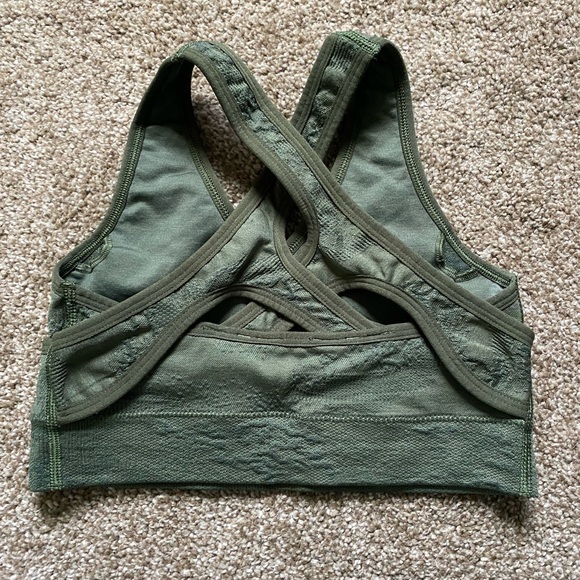 SOLD Gymshark Adapt Seamless Sports Bra - Picture 2 of 5